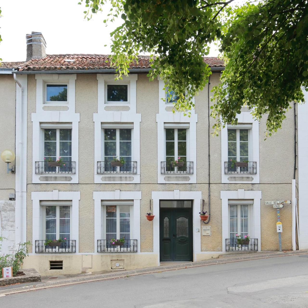 LatilléLa Loge Des Fees住宿加早餐旅馆 外观 照片